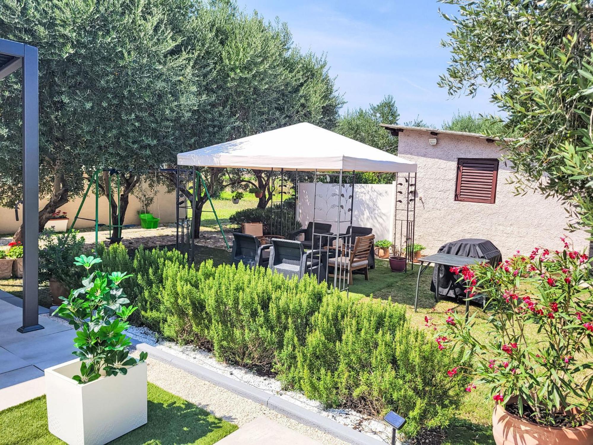 Holiday Home Ive By Interhome Petrčane Kültér fotó